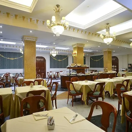 Отель Zanhotel Europa Болонья