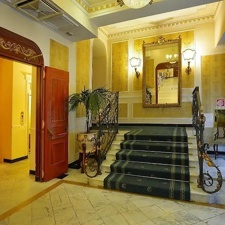 Отель Zanhotel Europa Болонья