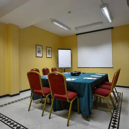 Zanhotel Europa Отель Болонья