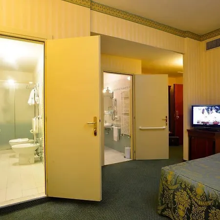 Отель Zanhotel Europa Болонья