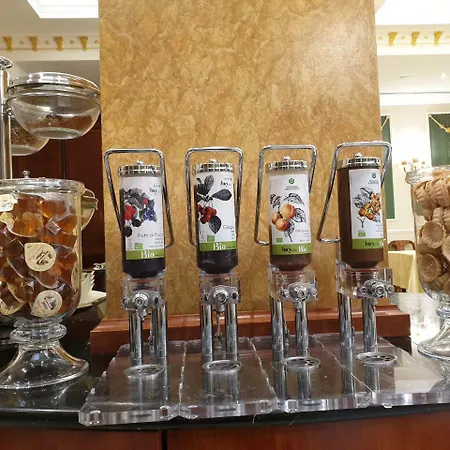 Отель Zanhotel Europa